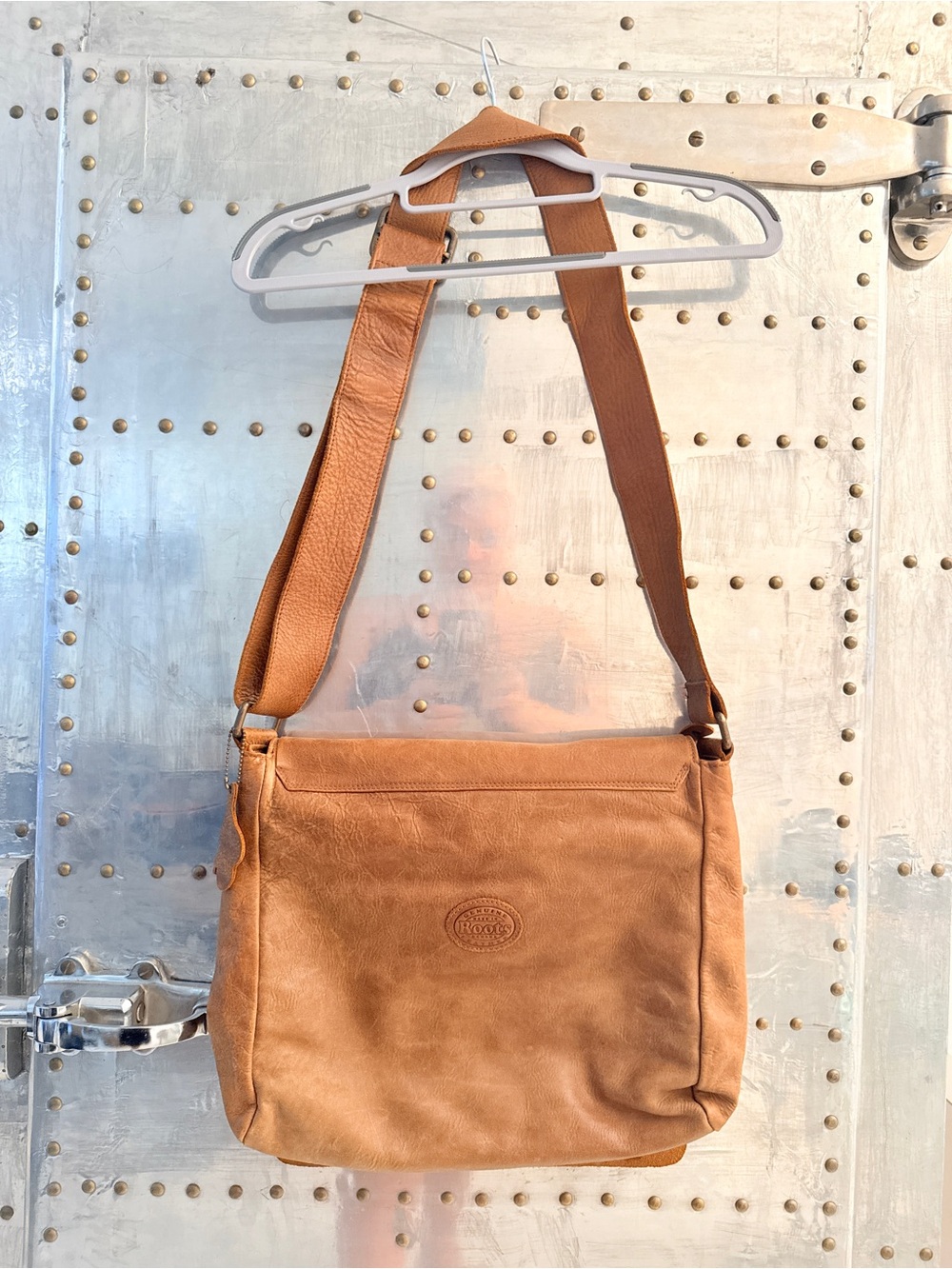 ROOTS Leather Crossbody Messenger /Laptop Bag - Tan
